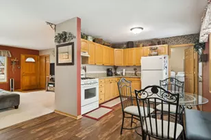 460 Flagstaff Ln, Hoffman Estates, IL 60169 - Photo 3