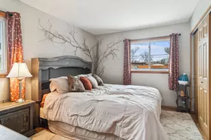 460 Flagstaff Ln, Hoffman Estates, IL 60169 - Photo 5