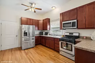 2759 W Francis Pl, Chicago, IL 60647 - Photo 7