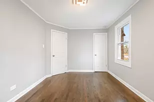 10231 S Rhodes Ave, Chicago, IL 60628 - Photo 17