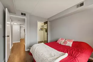 8025 Woodglen Ln, Downers Grove, IL 60516 - Photo 13