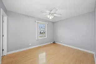 8218 N Carrolton Ct, Hanover Park, IL 60133 - Photo 13