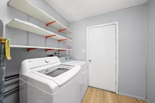 8218 N Carrolton Ct, Hanover Park, IL 60133 - Photo 17