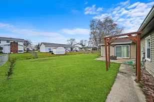 8218 N Carrolton Ct, Hanover Park, IL 60133 - Photo 19