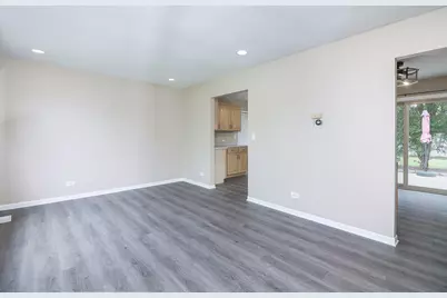 3920 Shoreline Drive, Hanover Park, IL 60133 - Photo 5