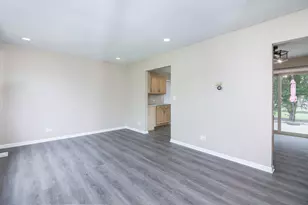 3920 Shoreline Dr, Hanover Park, IL 60133 - Photo 5