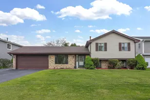 3920 Shoreline Dr, Hanover Park, IL 60133 - Photo 1