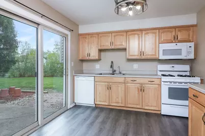 3920 Shoreline Drive, Hanover Park, IL 60133 - Photo 7