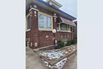 7639 S Cornell Avenue, Chicago, IL 60649 - Photo 1