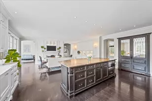 2220 Churchill Cir, Libertyville, IL 60048 - Photo 11