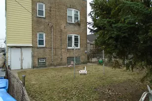 5416 W Waveland Ave, Chicago, IL 60641 - Photo 3