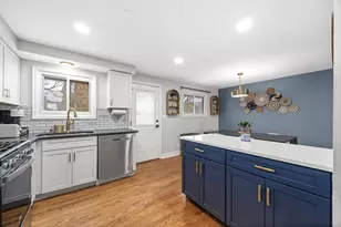 618 Boxwood Dr, Schaumburg, IL 60193 - Photo 13