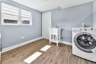 7303 W 75th St, Bridgeview, IL 60455 - Photo 37