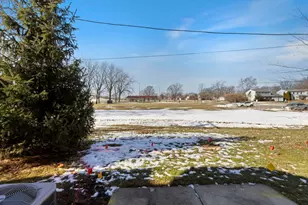 720 Hoover Dr, Carol Stream, IL 60188 - Photo 25