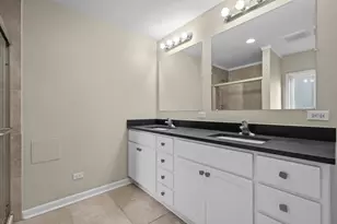 949 Ridgewood Dr, Highland Park, IL 60035 - Photo 9