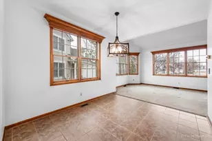 902 Derby Course, Saint Charles, IL 60174 - Photo 7