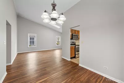 1095 Devonshire Avenue, Naperville, IL 60540 - Photo 11