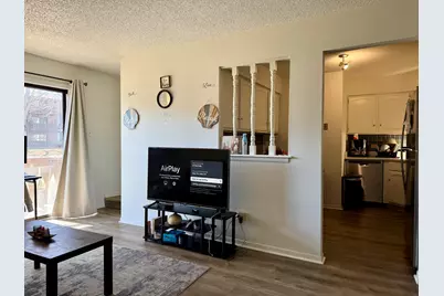 13 Parkside Court #4, Vernon Hills, IL 60061 - Photo 5