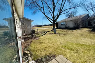 923 Daniels Ct, Schaumburg, IL 60194 - Photo 23