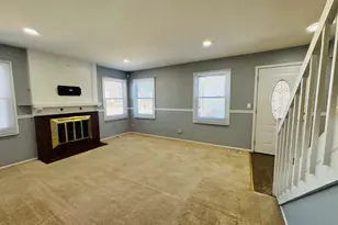 923 Daniels Ct, Schaumburg, IL 60194 - Photo 5