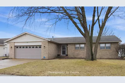 609 N Monroe Avenue, Bradley, IL 60915 - Photo 1