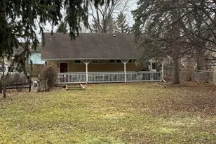 902 Highland Ave, Wauconda, IL 60084 - Photo 1