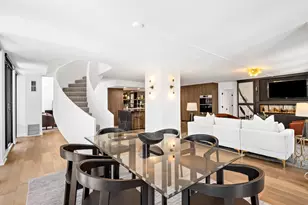 200 E Delaware Pl, Chicago, IL 60611 - Photo 17