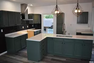 926 43rd St, Rock Island, IL 61201 - Photo 9