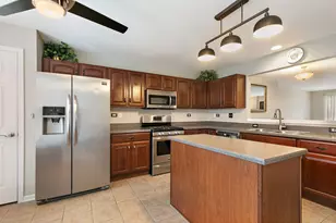 1135 Reserve Dr, Elgin, IL 60124 - Photo 3