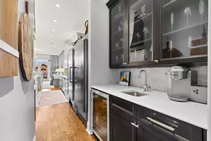 1410 W Byron St, Chicago, IL 60613 - Photo 9