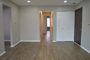 255 E Court of Shorewood, Vernon Hills, IL 60061 - Photo 7