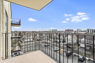 9078 W Heathwood Dr, Niles, IL 60714 - Photo 11