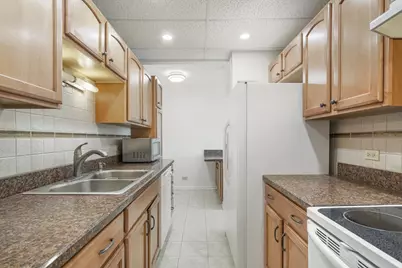 9078 W Heathwood Drive #5D, Niles, IL 60714 - Photo 5