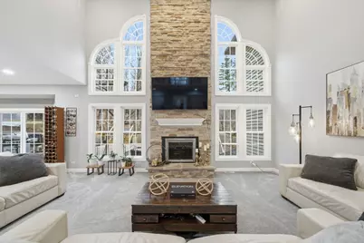 9 Echowood Drive, Algonquin, IL 60102 - Photo 5