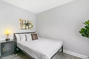 541 W Oakdale Ave, Chicago, IL 60657 - Photo 7