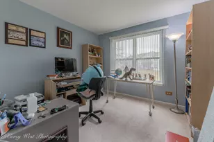 356 Woodview Cir, Elgin, IL 60120 - Photo 15