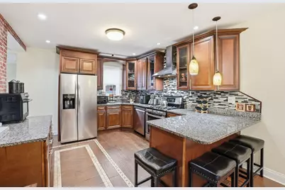 1942 W Fargo Avenue, Chicago, IL 60645 - Photo 9