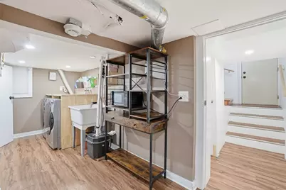 1942 W Fargo Avenue, Chicago, IL 60645 - Photo 23