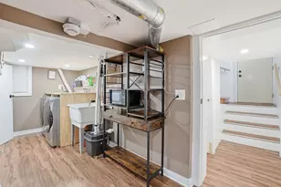 1942 W Fargo Ave, Chicago, IL 60645 - Photo 23