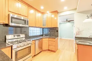 3041 N Davlin Ct, Chicago, IL 60618 - Photo 5