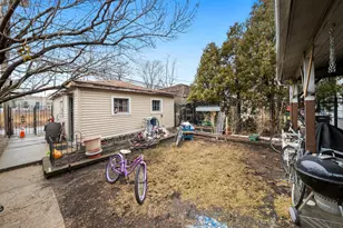 3748 N Troy St, Chicago, IL 60618 - Photo 19