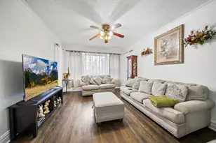 3748 N Troy St, Chicago, IL 60618 - Photo 5