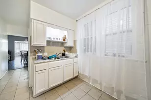 3748 N Troy St, Chicago, IL 60618 - Photo 13