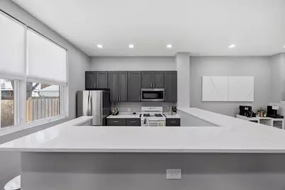 925 N Willard Court #2E, Chicago, IL 60642 - Photo 5