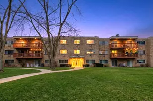 726 Dempster St, Mount Prospect, IL 60056 - Photo 1