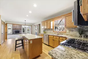 1367 Saxon Ln, Naperville, IL 60564 - Photo 13