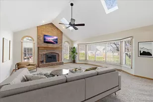 1367 Saxon Ln, Naperville, IL 60564 - Photo 21