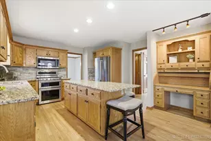 1367 Saxon Ln, Naperville, IL 60564 - Photo 15