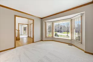 1367 Saxon Ln, Naperville, IL 60564 - Photo 5