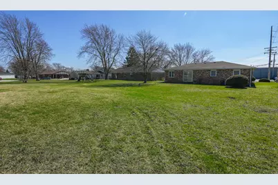 155 E Baker Street, Manteno, IL 60950 - Photo 33